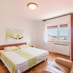 Ivica 1706 *