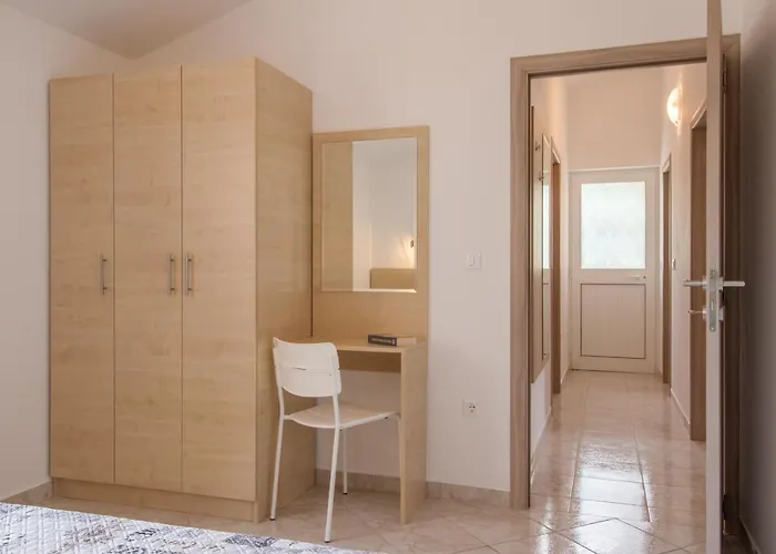 Ivica 1706 Apartman Liznjan