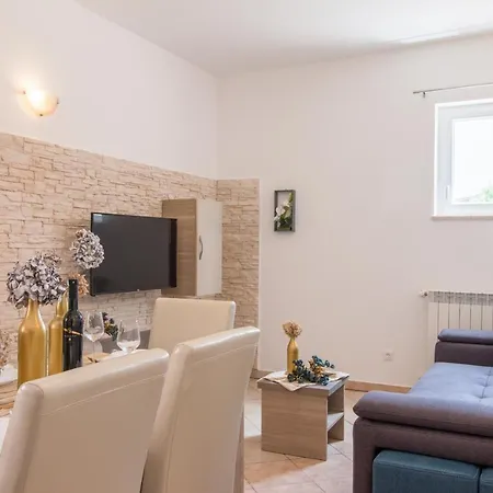 Apartment Ivica 1706