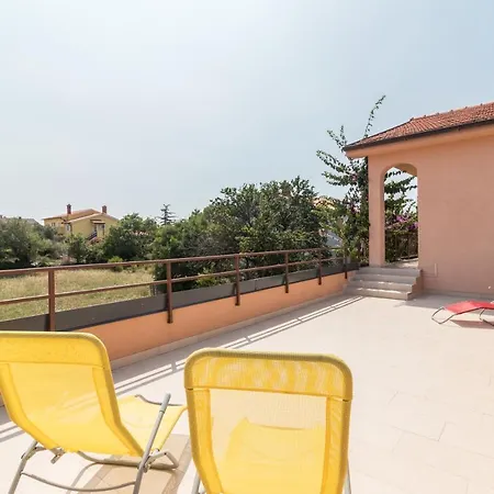 Ivica 1706 Apartment *